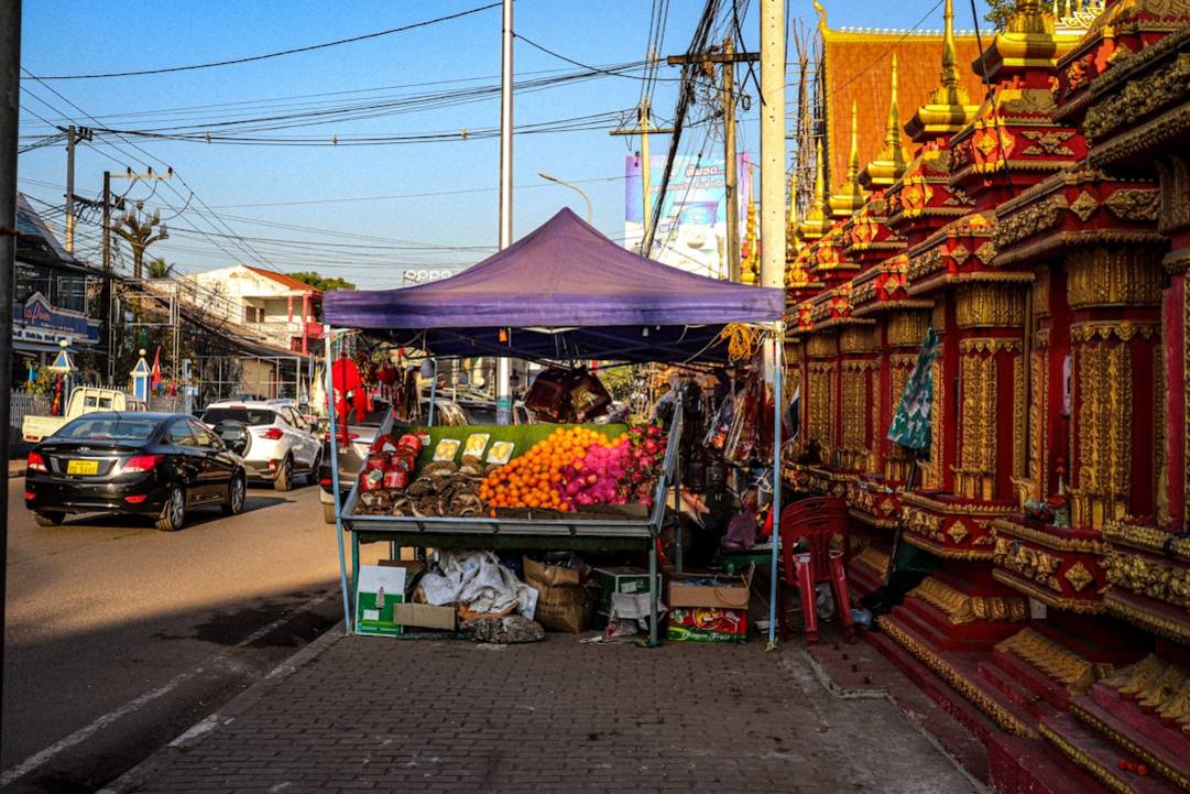 Vientiane vs Bangkok: Which do you Visit? 4 Vientiane Bangkok vibe-audience