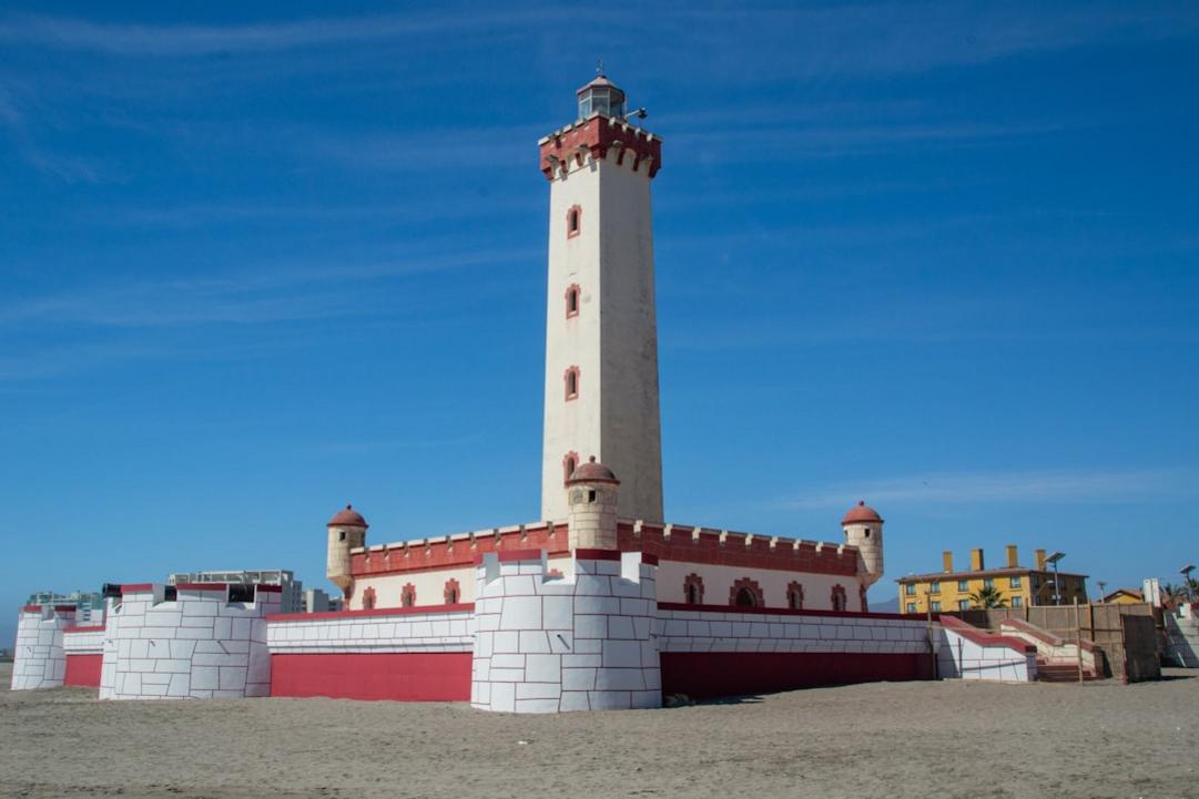 Eagle Beach and La Serena
