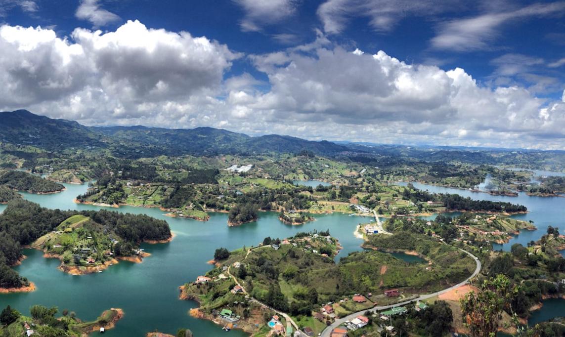 Medellin vs Guatape: Which Should You Visit? 4 Medellin