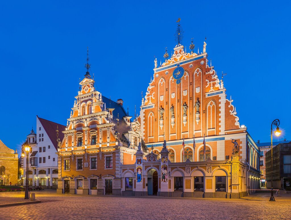 1920px House of Blackheads at Dusk 32C Riga2C Latvia Diliff