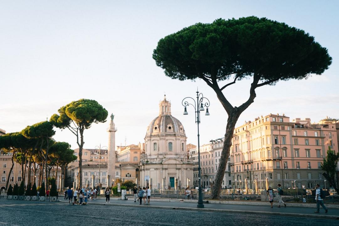 accommodation Italy vs Greece